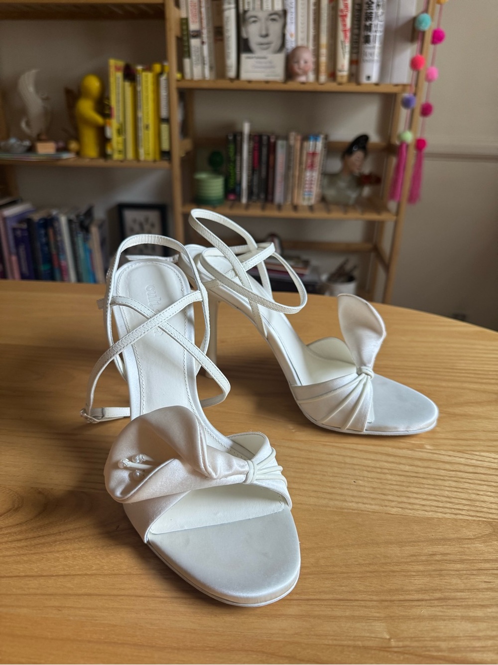 GORGEOUS BRIDAL Cult Gaia White Satin Cala Lilly Pearl Strappy Heels - Picture 3 of 9